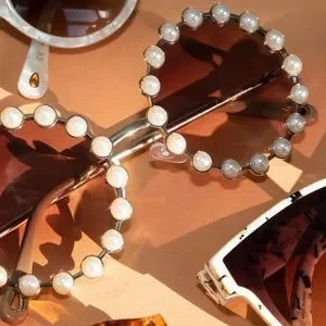 Lele Sadoughi | Accessories | Nwot Lele Sadoughi Gold Frame  display picture 2